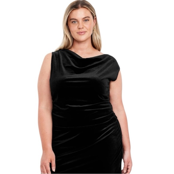 NWT Velvet Ruched Top - Picture 4 of 13